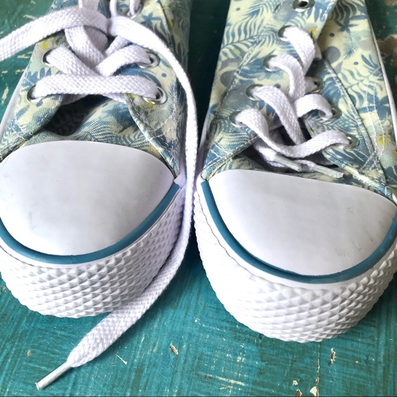 3 for &15/ Airwalk shoes Tropical print sz8.5 - Picture 6 of 7